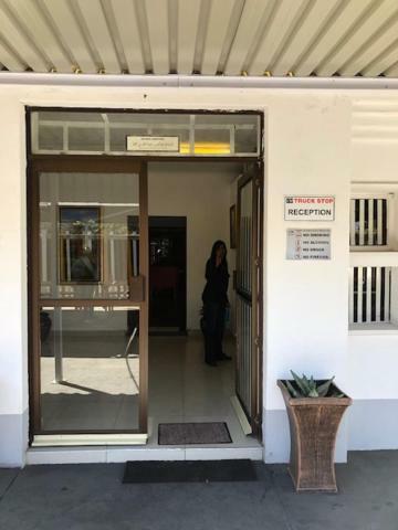 Vm Truck Stop - Shell Hotel Estcourt Exterior photo
